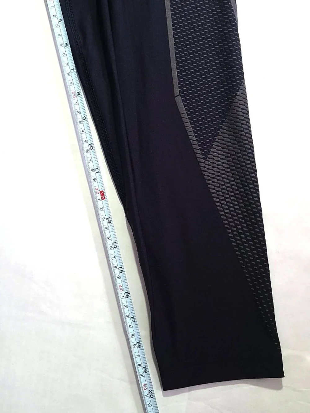 Under Armour NWT Men's L HeatGear Compression 3/4 Length Leggings Cool